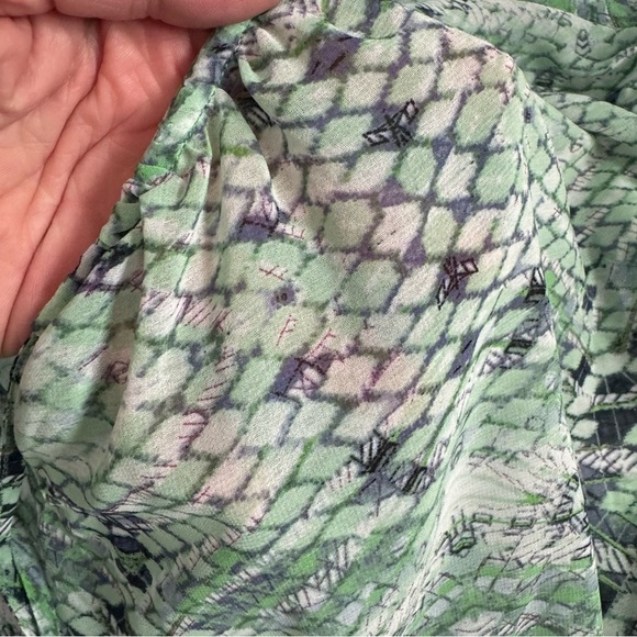 CAbi Blouse - Picture 4 of 4